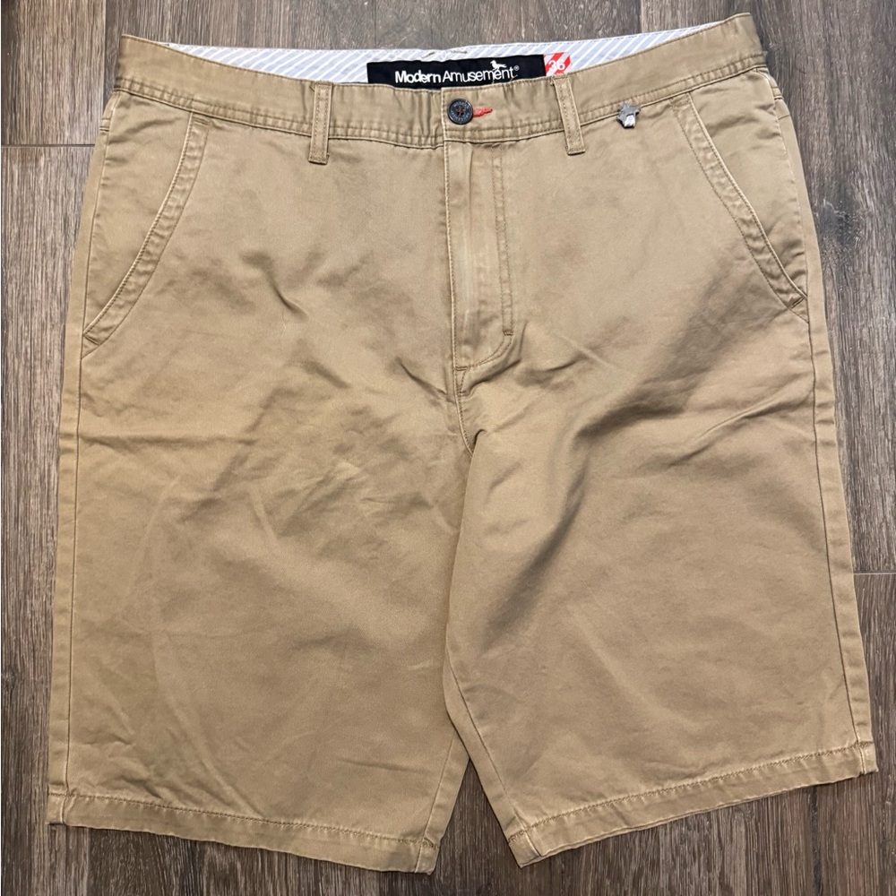 Modern Amusement Khaki Men's Flat Front Cotton Shorts